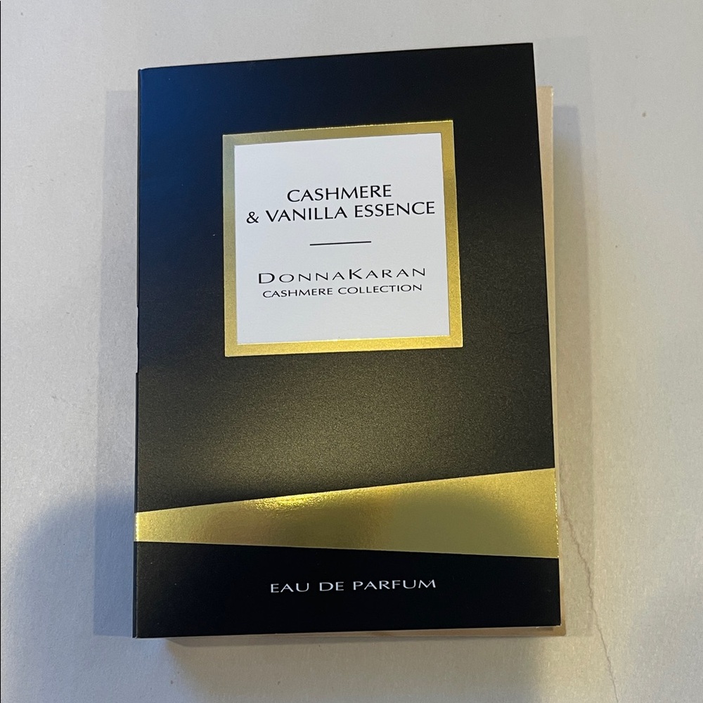 Donna Karan Cashmere & Vanilla Essence Perfume in sample bottle 0.06 Fl oz